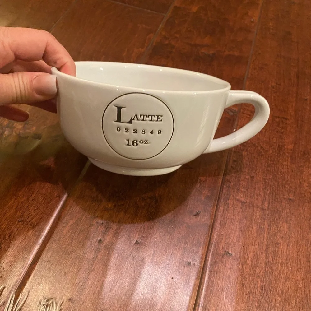 Pottery Barn 16oz latte mug